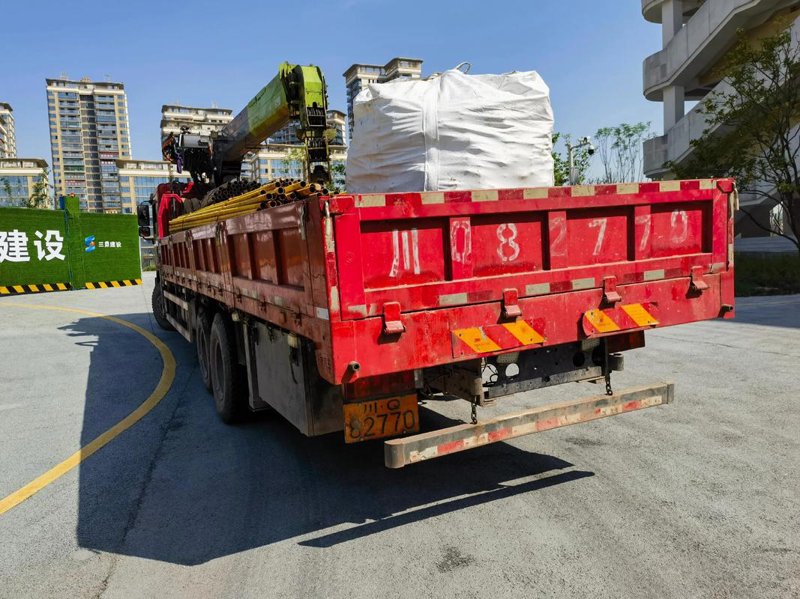 吊车出租市场的动态观察