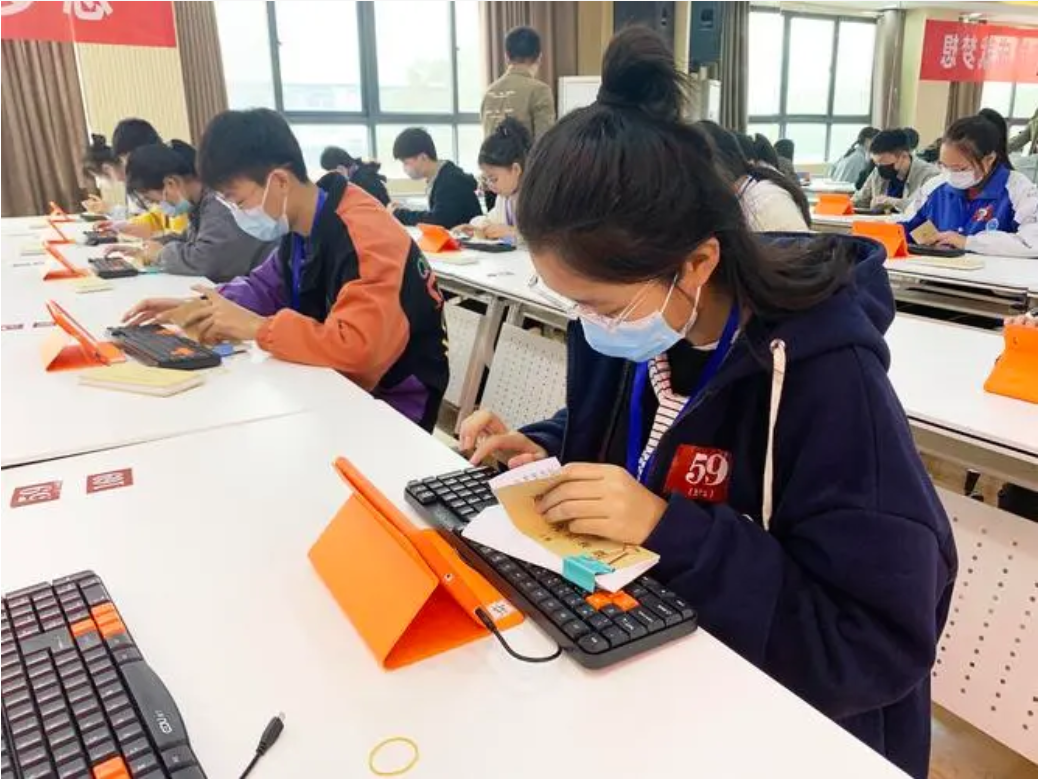 炒股配资门槛低,满足条件即可申请
